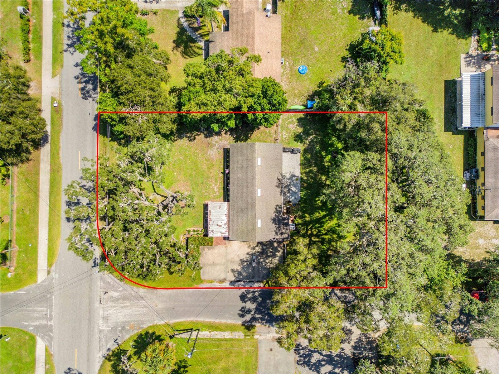 1402 E VOORHIS AVENUE, Deland, FL 32724 1402 E VOORHIS AVENUE, Deland, FL 32724