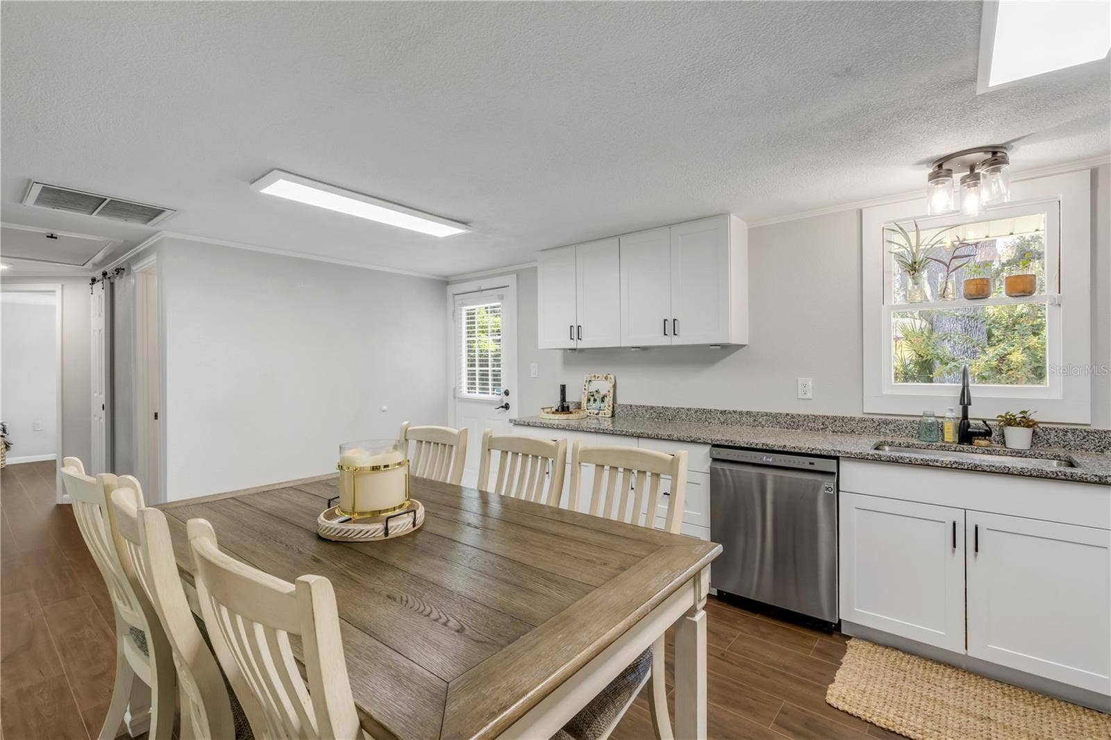 1402 E VOORHIS AVENUE, Deland, FL 32724 1402 E VOORHIS AVENUE, Deland, FL 32724