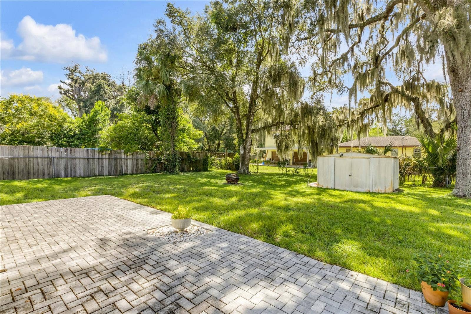 1402 E VOORHIS AVENUE, Deland, FL 32724 1402 E VOORHIS AVENUE, Deland, FL 32724