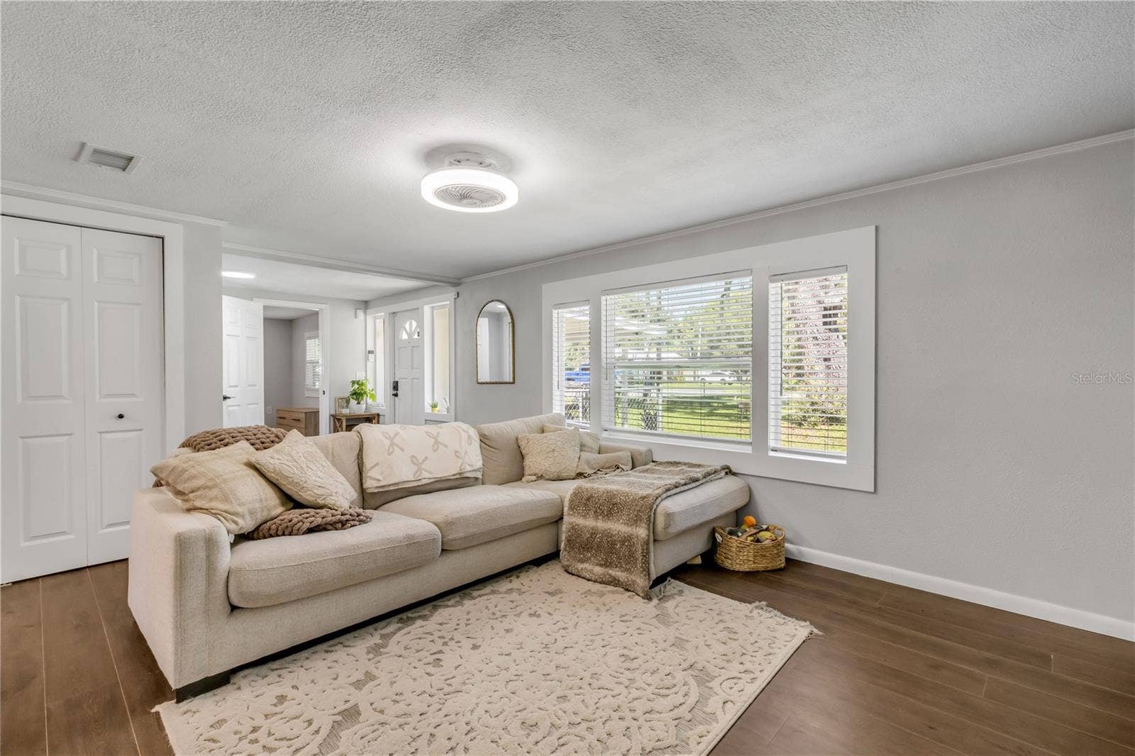 1402 E VOORHIS AVENUE, Deland, FL 32724 1402 E VOORHIS AVENUE, Deland, FL 32724