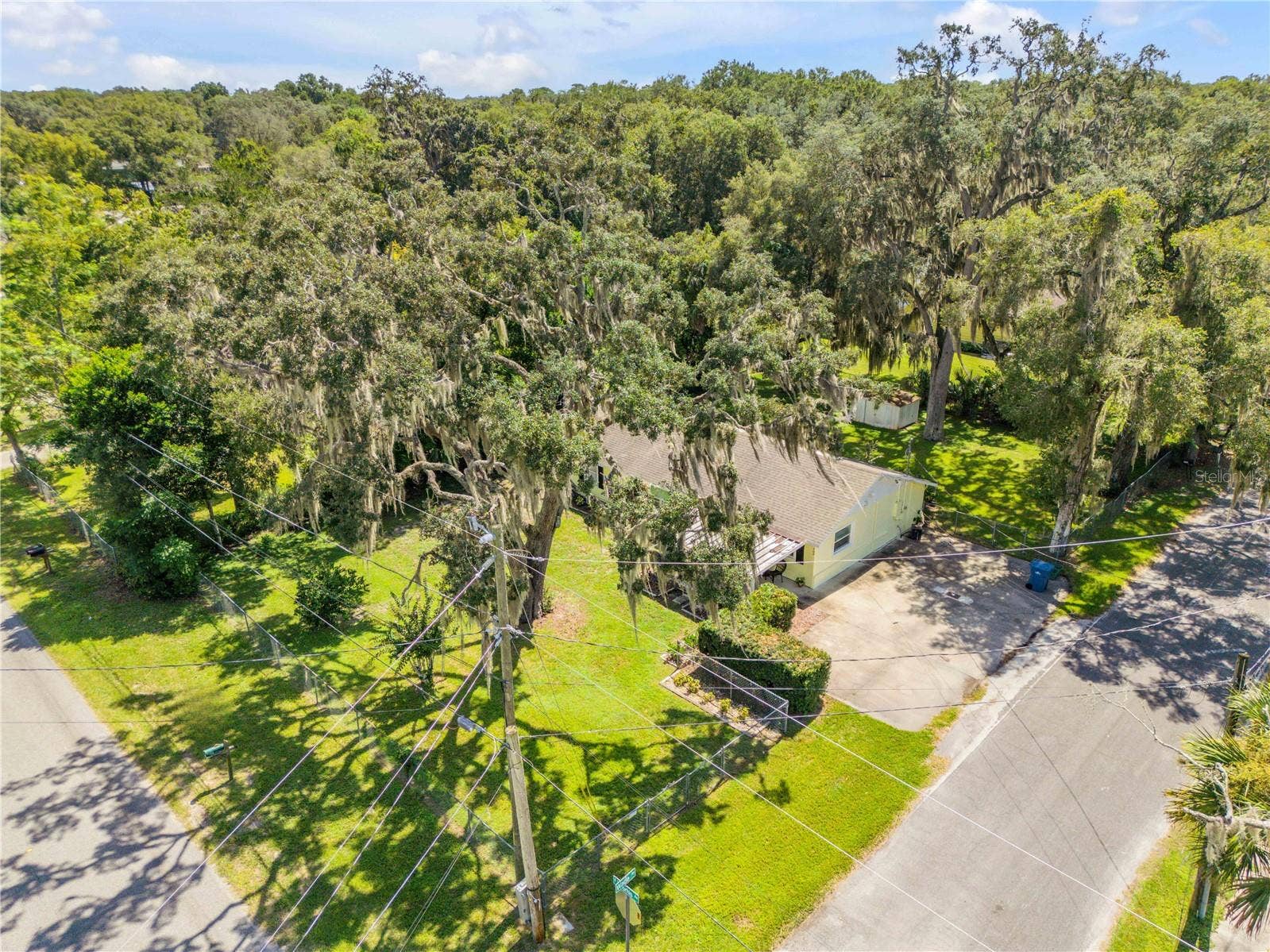 1402 E VOORHIS AVENUE, Deland, FL 32724 1402 E VOORHIS AVENUE, Deland, FL 32724