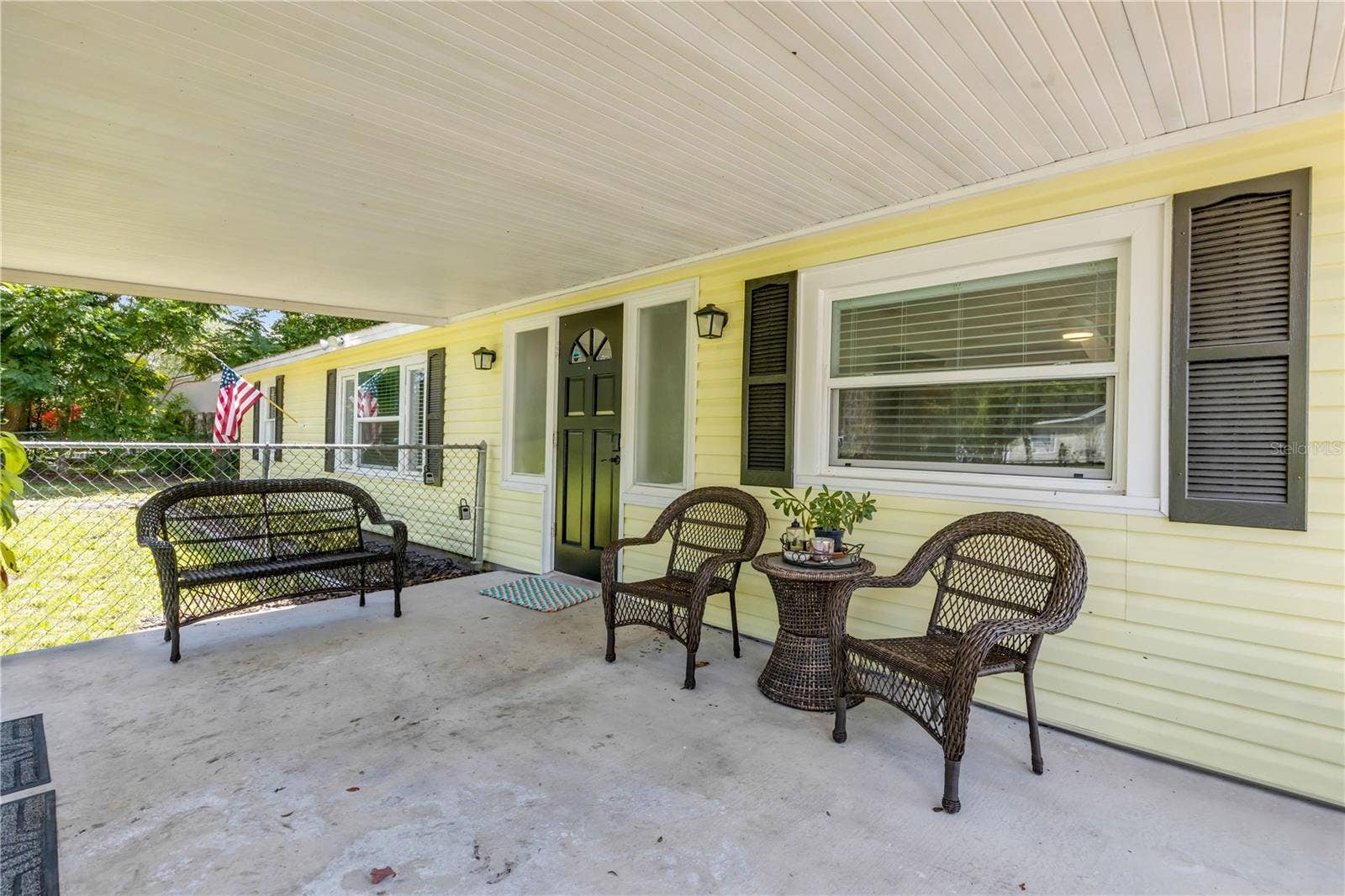 1402 E VOORHIS AVENUE, Deland, FL 32724 1402 E VOORHIS AVENUE, Deland, FL 32724