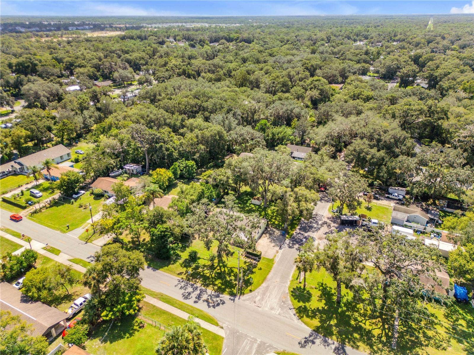 1402 E VOORHIS AVENUE, Deland, FL 32724 1402 E VOORHIS AVENUE, Deland, FL 32724