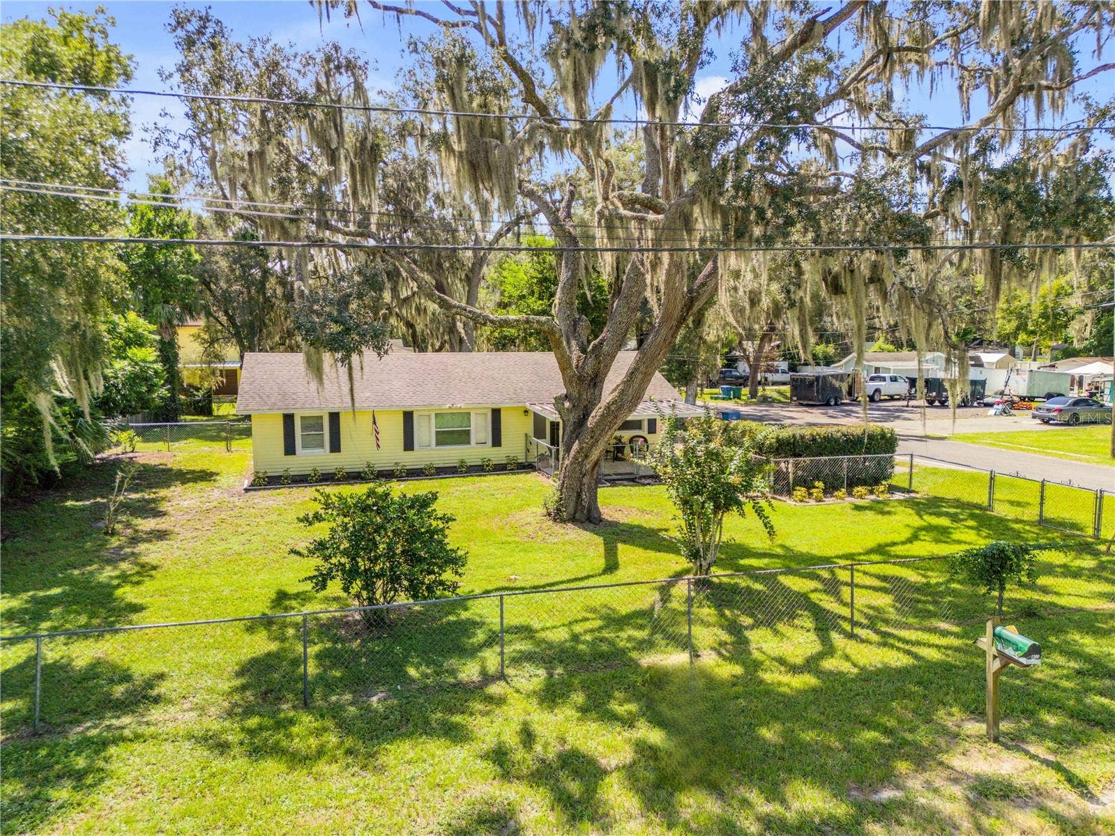 1402 E VOORHIS AVENUE, Deland, FL 32724 1402 E VOORHIS AVENUE, Deland, FL 32724