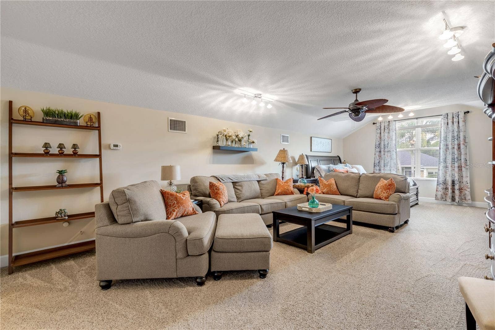 1031 HAMPSTEAD LANE, Ormond Beach, FL 32174 1031 HAMPSTEAD LANE, Ormond Beach, FL 32174