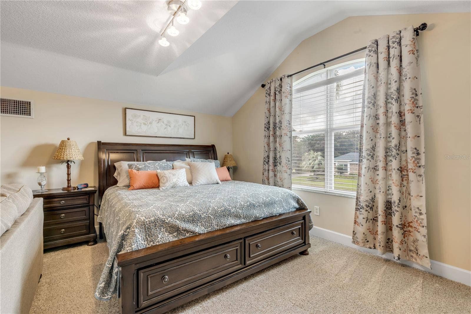 1031 HAMPSTEAD LANE, Ormond Beach, FL 32174 1031 HAMPSTEAD LANE, Ormond Beach, FL 32174