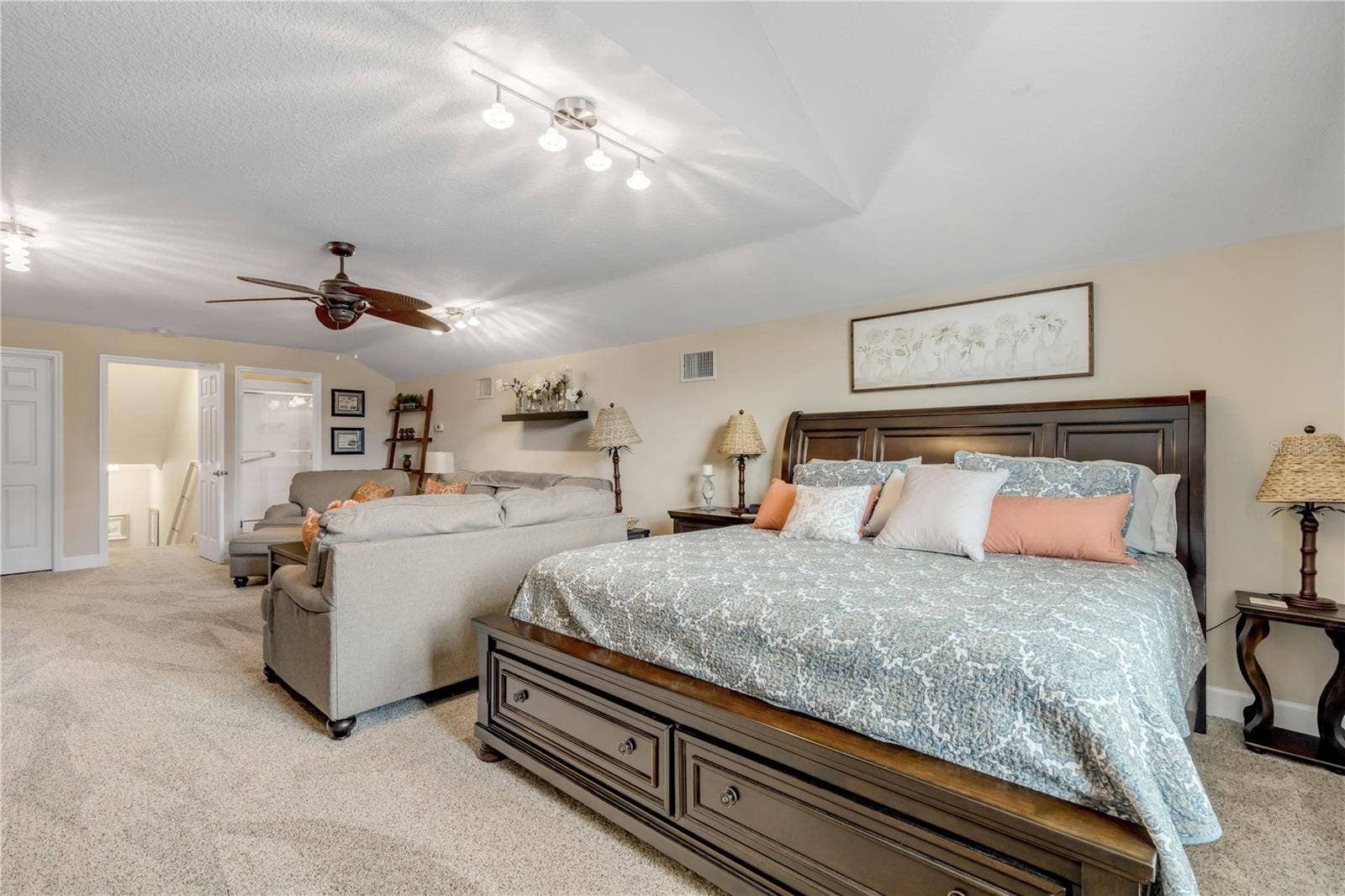 1031 HAMPSTEAD LANE, Ormond Beach, FL 32174 1031 HAMPSTEAD LANE, Ormond Beach, FL 32174