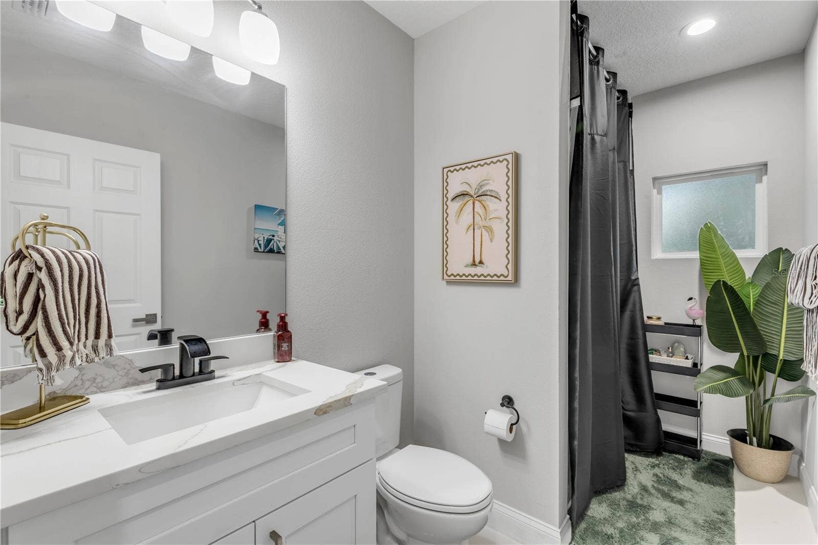 925 11TH AVENUE, Deland, FL 32724 925 11TH AVENUE, Deland, FL 32724