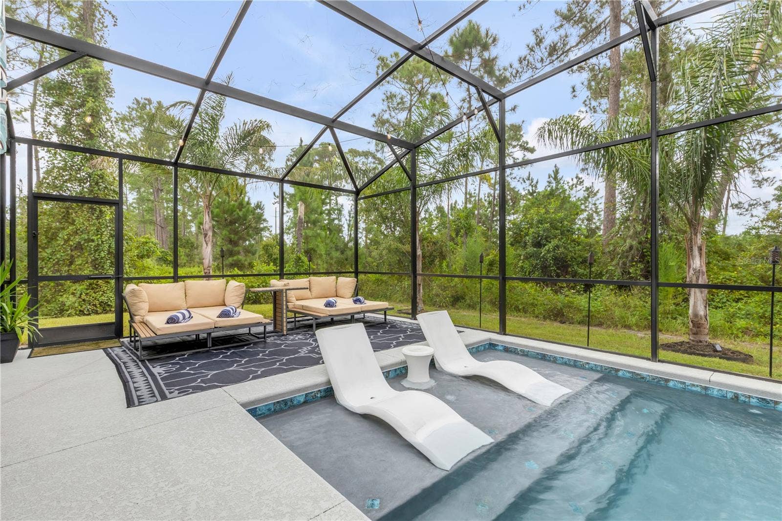 925 11TH AVENUE, Deland, FL 32724 925 11TH AVENUE, Deland, FL 32724