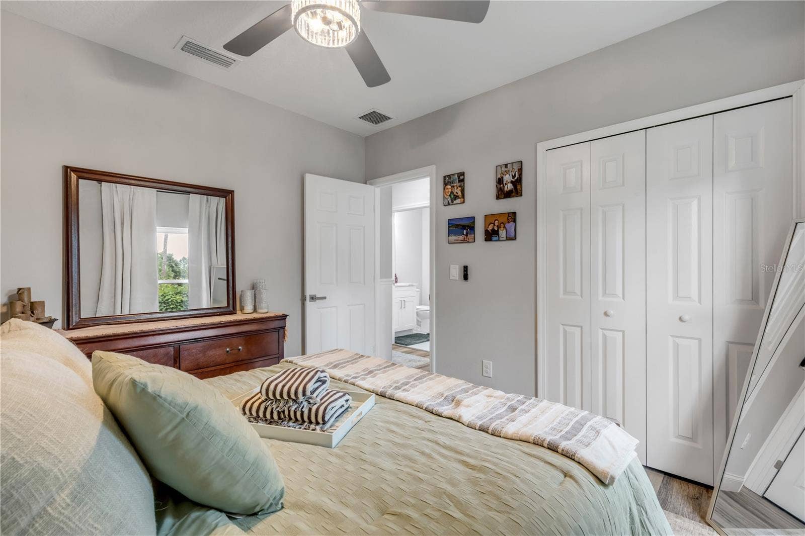925 11TH AVENUE, Deland, FL 32724 925 11TH AVENUE, Deland, FL 32724