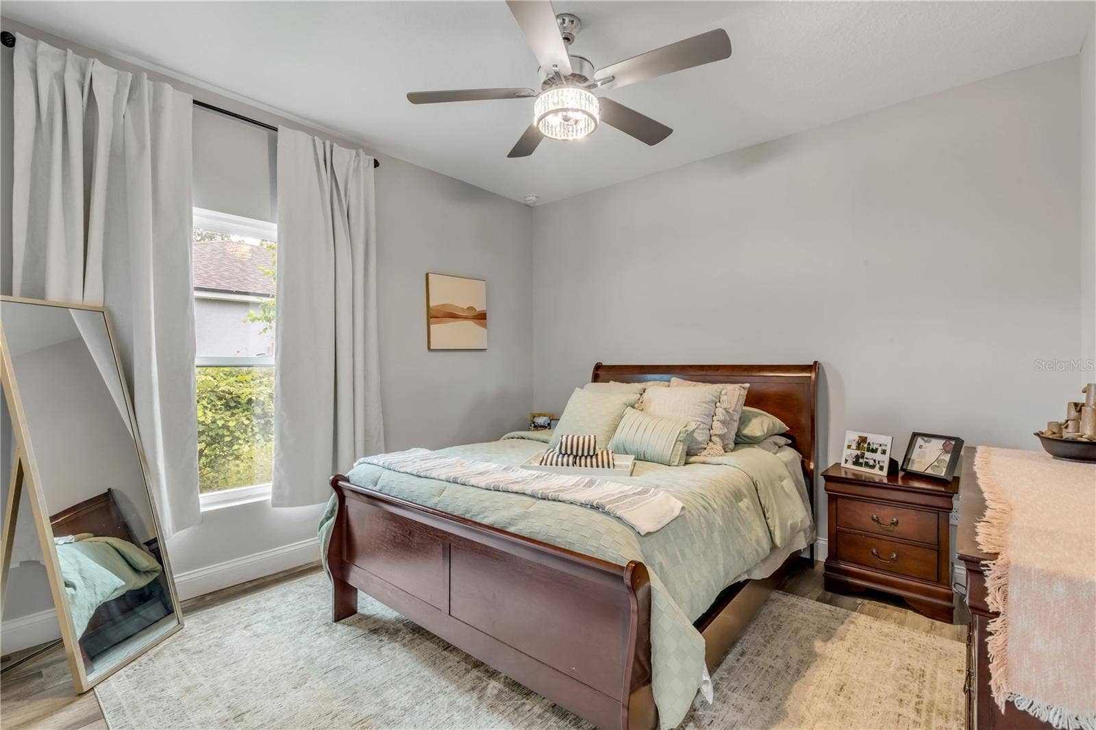 925 11TH AVENUE, Deland, FL 32724 925 11TH AVENUE, Deland, FL 32724