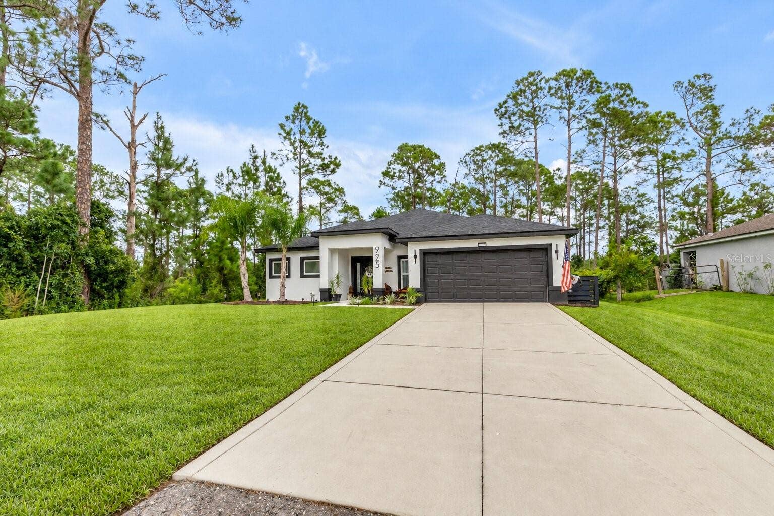 925 11TH AVENUE, Deland, FL 32724 925 11TH AVENUE, Deland, FL 32724