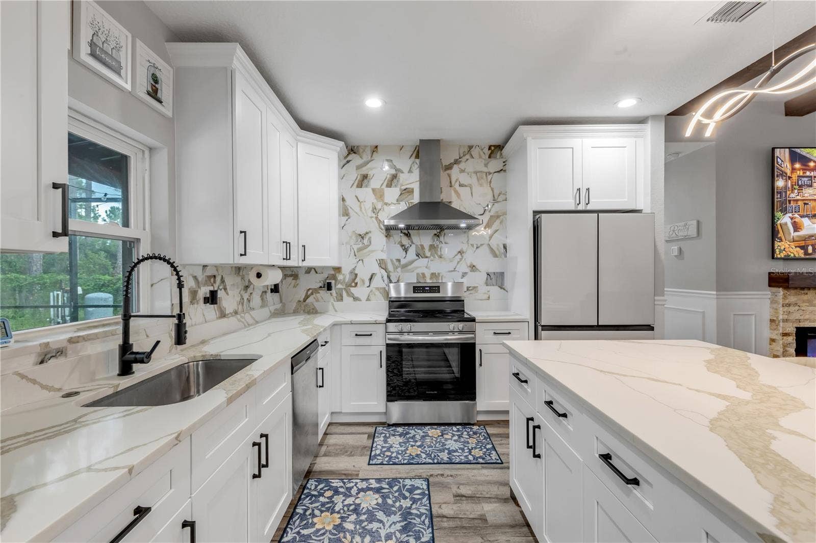 925 11TH AVENUE, Deland, FL 32724 925 11TH AVENUE, Deland, FL 32724