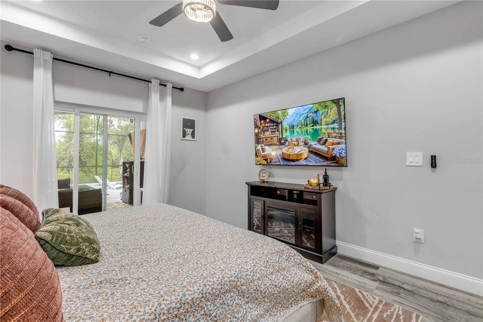 925 11TH AVENUE, Deland, FL 32724 925 11TH AVENUE, Deland, FL 32724