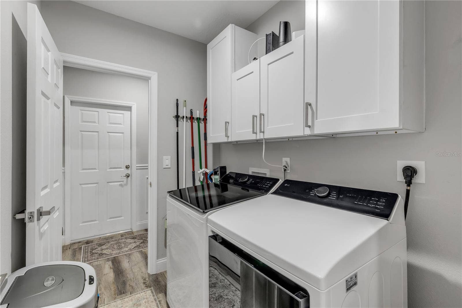 925 11TH AVENUE, Deland, FL 32724 925 11TH AVENUE, Deland, FL 32724