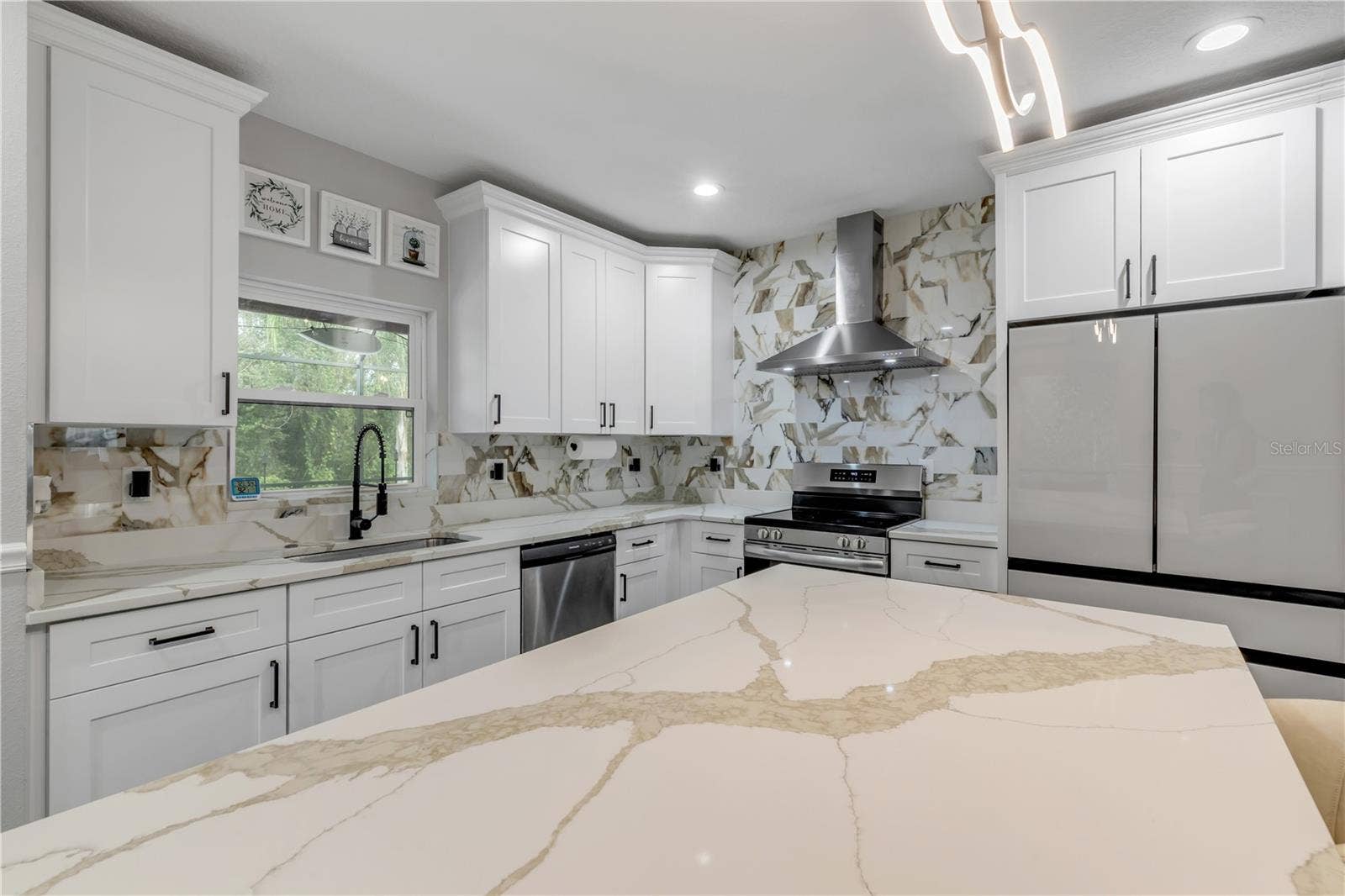 925 11TH AVENUE, Deland, FL 32724 925 11TH AVENUE, Deland, FL 32724