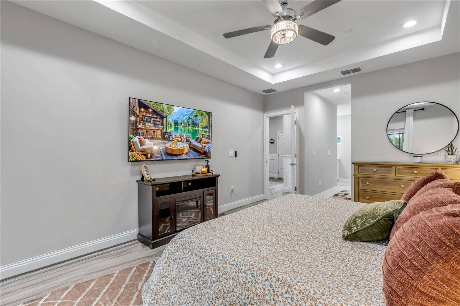925 11TH AVENUE, Deland, FL 32724 925 11TH AVENUE, Deland, FL 32724