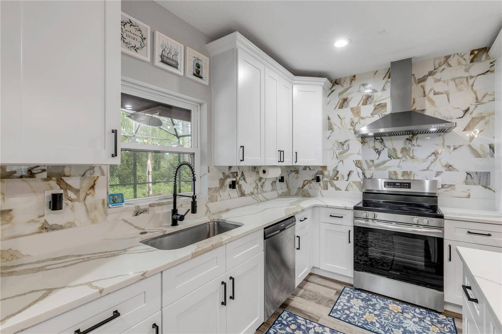 925 11TH AVENUE, Deland, FL 32724 925 11TH AVENUE, Deland, FL 32724