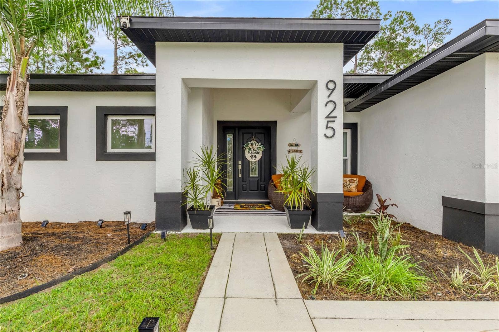 925 11TH AVENUE, Deland, FL 32724 925 11TH AVENUE, Deland, FL 32724