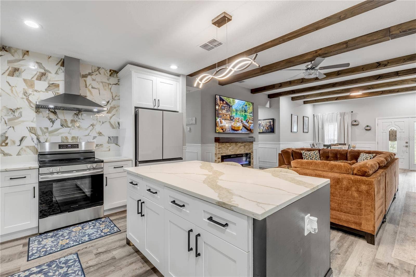 925 11TH AVENUE, Deland, FL 32724 925 11TH AVENUE, Deland, FL 32724