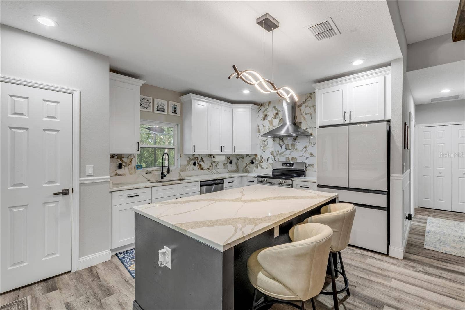 925 11TH AVENUE, Deland, FL 32724 925 11TH AVENUE, Deland, FL 32724