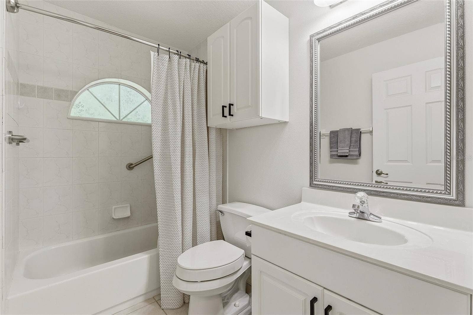 6209 MORNING DRIVE, Port Orange, FL 32127 Guest Bathroom