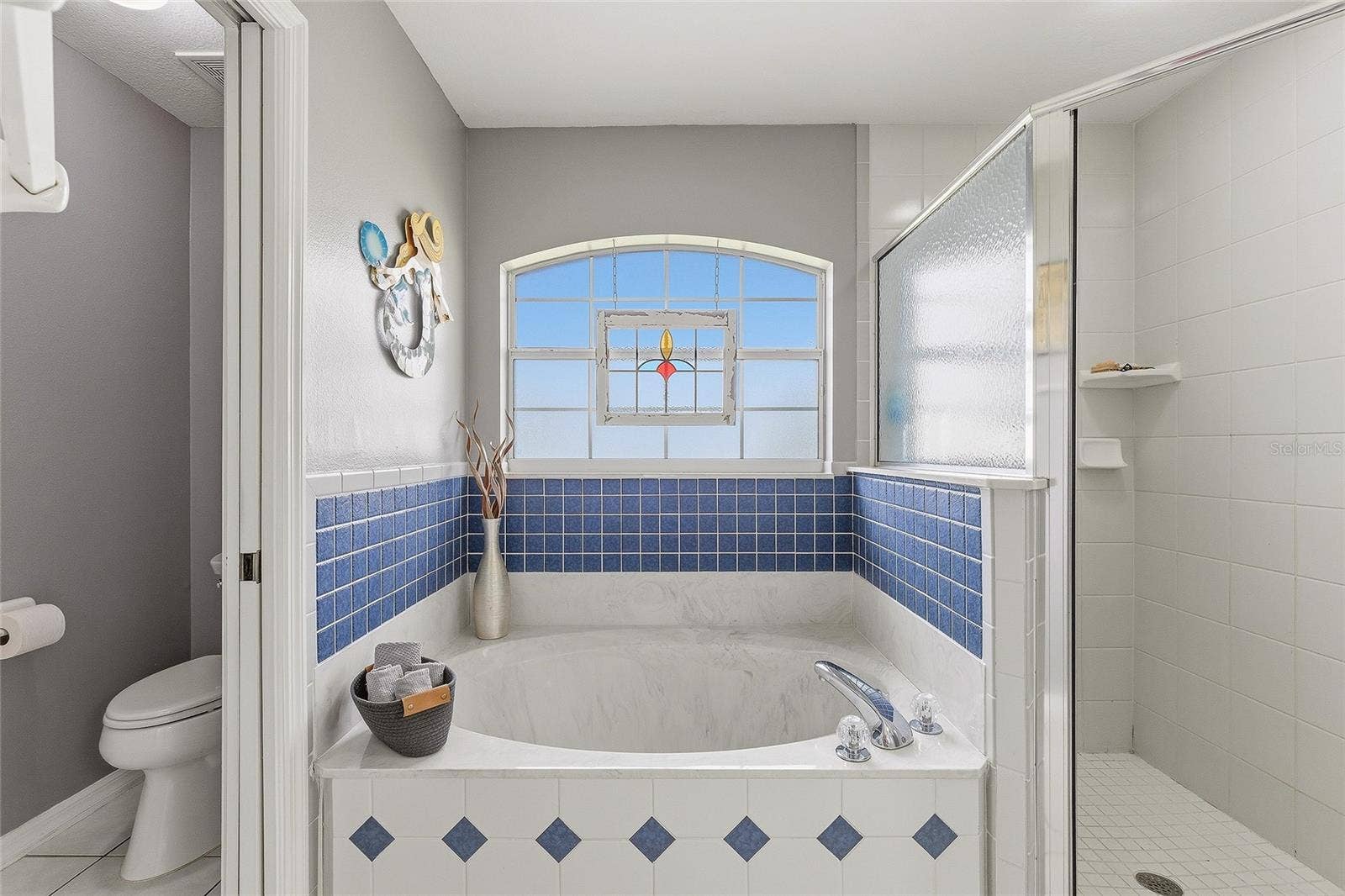 6209 MORNING DRIVE, Port Orange, FL 32127 Soaking Tub, Separate Shower & Water Room