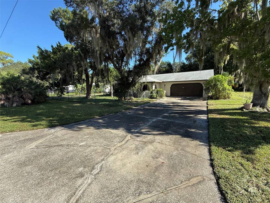 Property photo for 11813 OCKLAWAHA DRIVE, Leesburg, FL