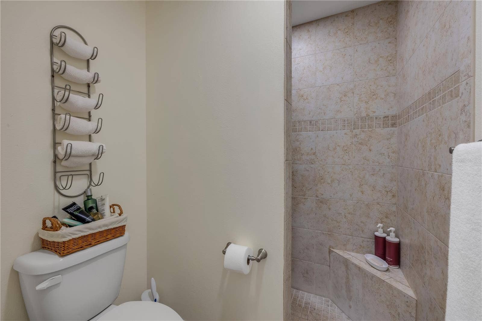 2293 HAWKS COVE CIRCLE, New Smyrna Beach, FL 32168 2293 HAWKS COVE CIRCLE, New Smyrna Beach, FL 32168