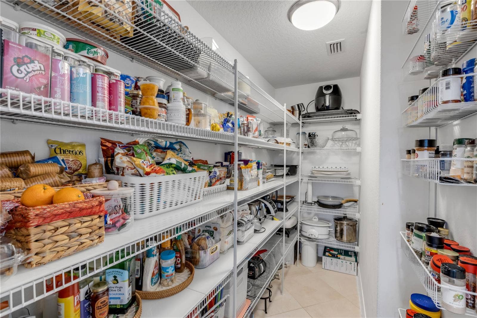 189 ASPEN WAY, Palm Coast, FL 32137 Spacious Walk-in Pantry.