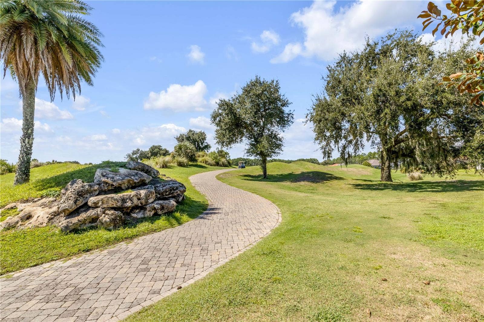 189 ASPEN WAY, Palm Coast, FL 32137 Walking and golf cart path.