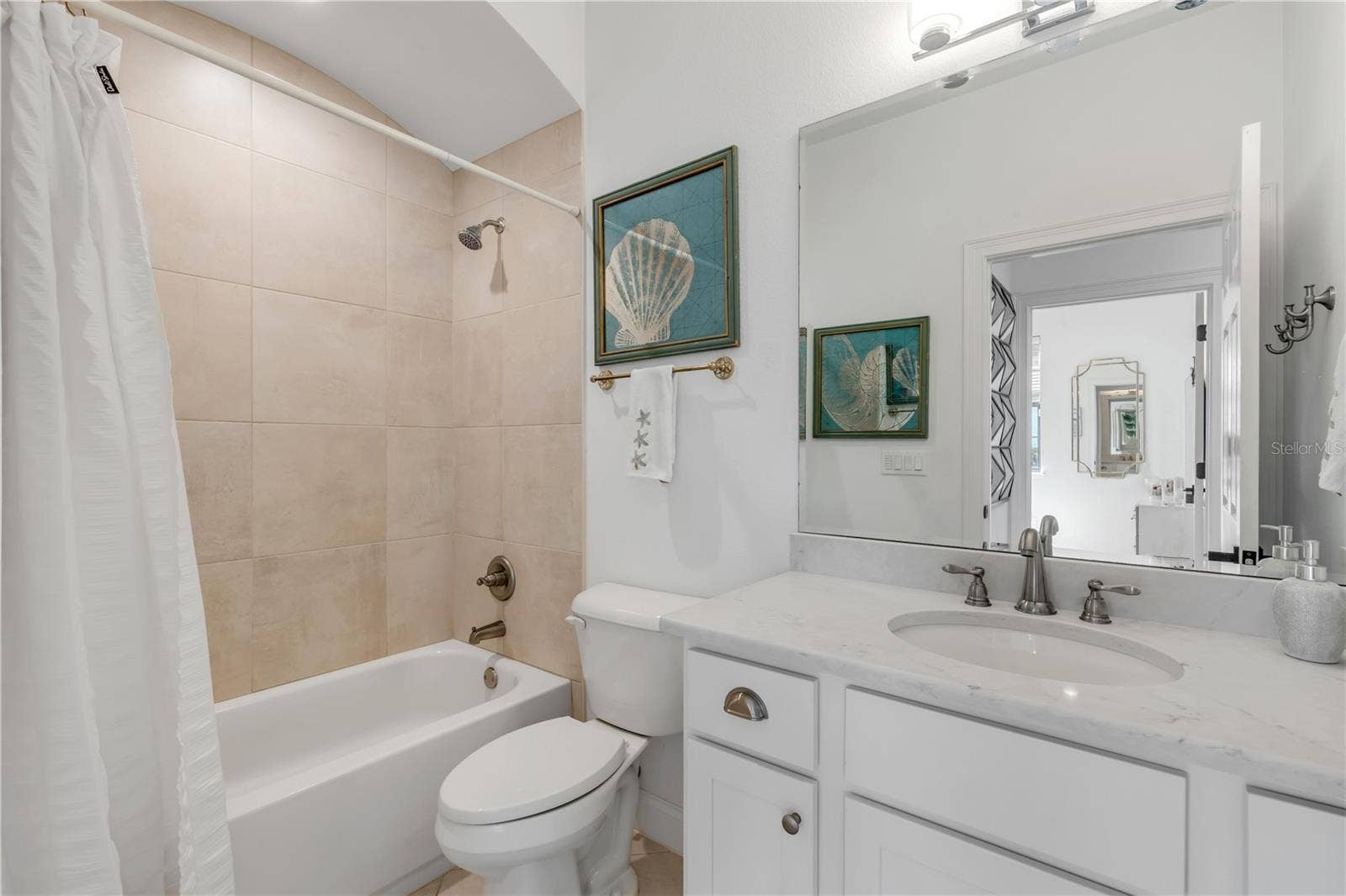 189 ASPEN WAY, Palm Coast, FL 32137 En Suite Guest Bathroom