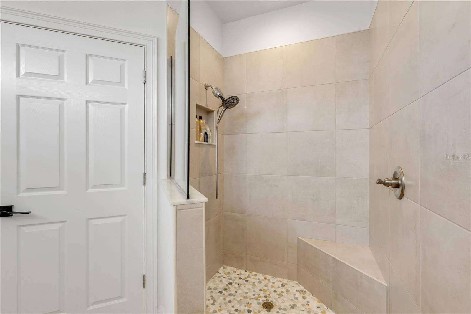 189 ASPEN WAY, Palm Coast, FL 32137 Walk0in shower w/seat