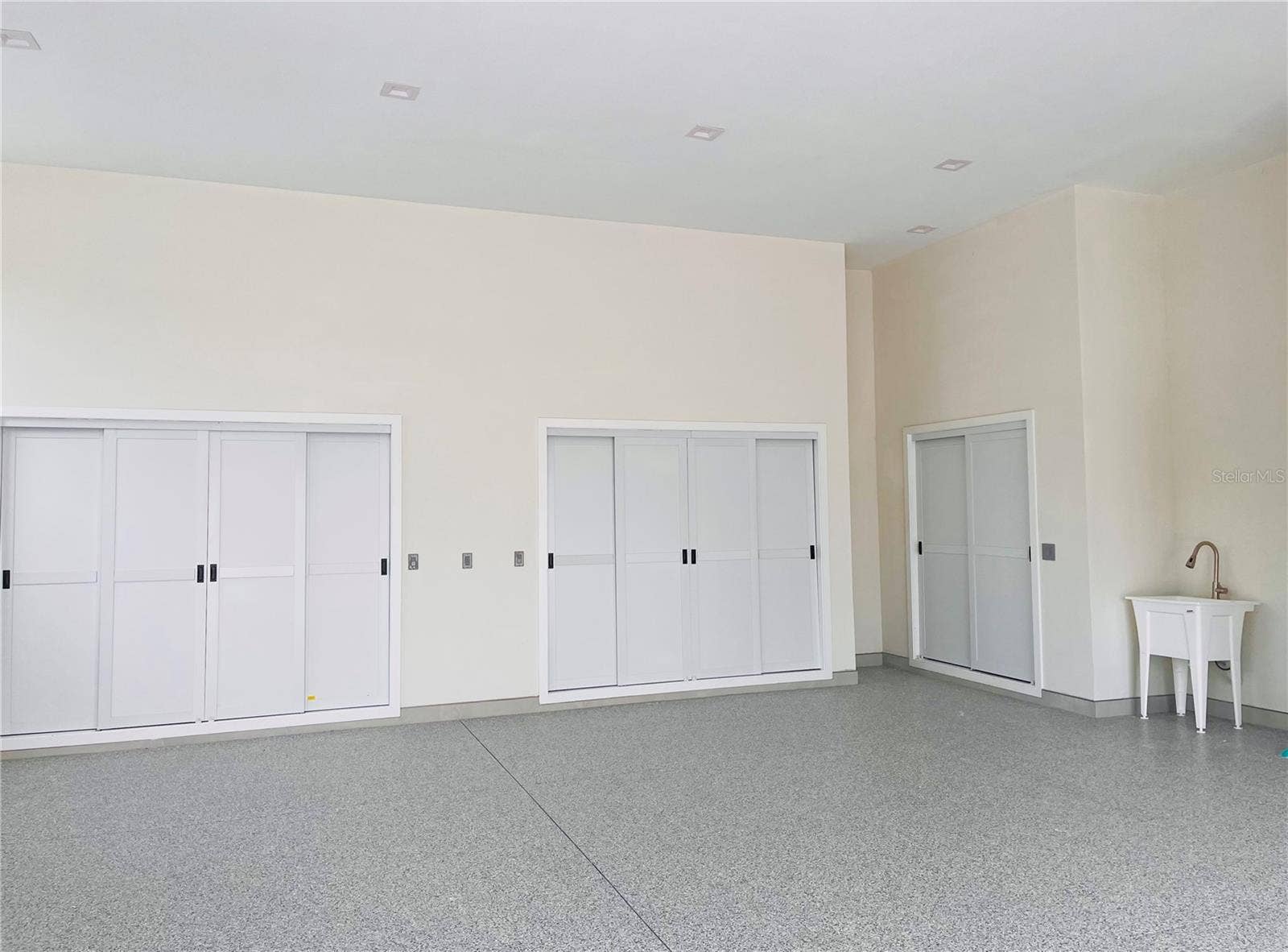 2115 N HALIFAX AVENUE, Daytona Beach, FL 32118 GARAGE AREA