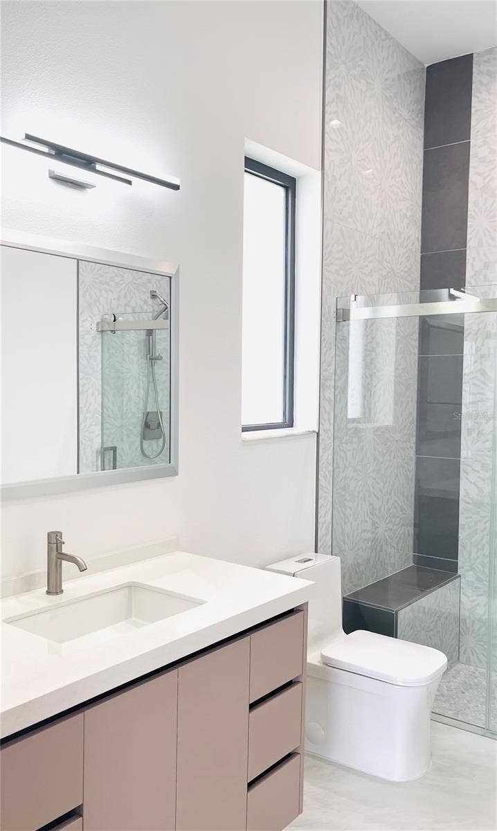 2115 N HALIFAX AVENUE, Daytona Beach, FL 32118 BATHROOM #2