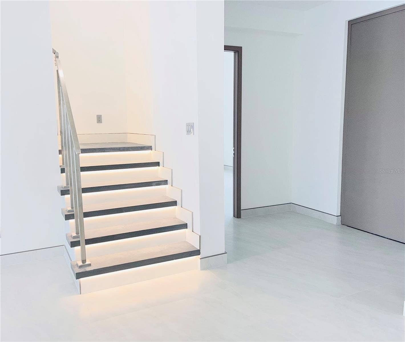 2115 N HALIFAX AVENUE, Daytona Beach, FL 32118 STAIRWELL ENTRY