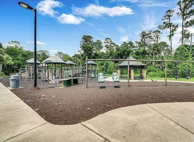 160 LIVE OAK WOODS COURT, #4D, Deltona, FL 32725