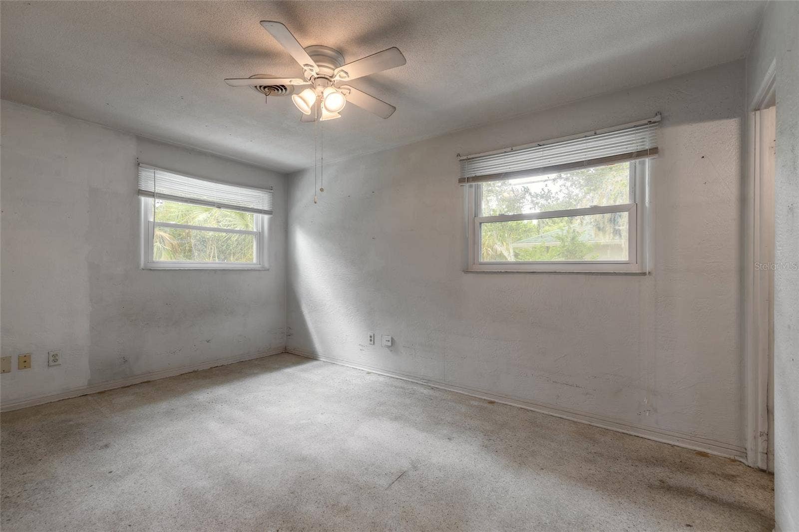 14 LEE DRIVE, Edgewater, FL 32141