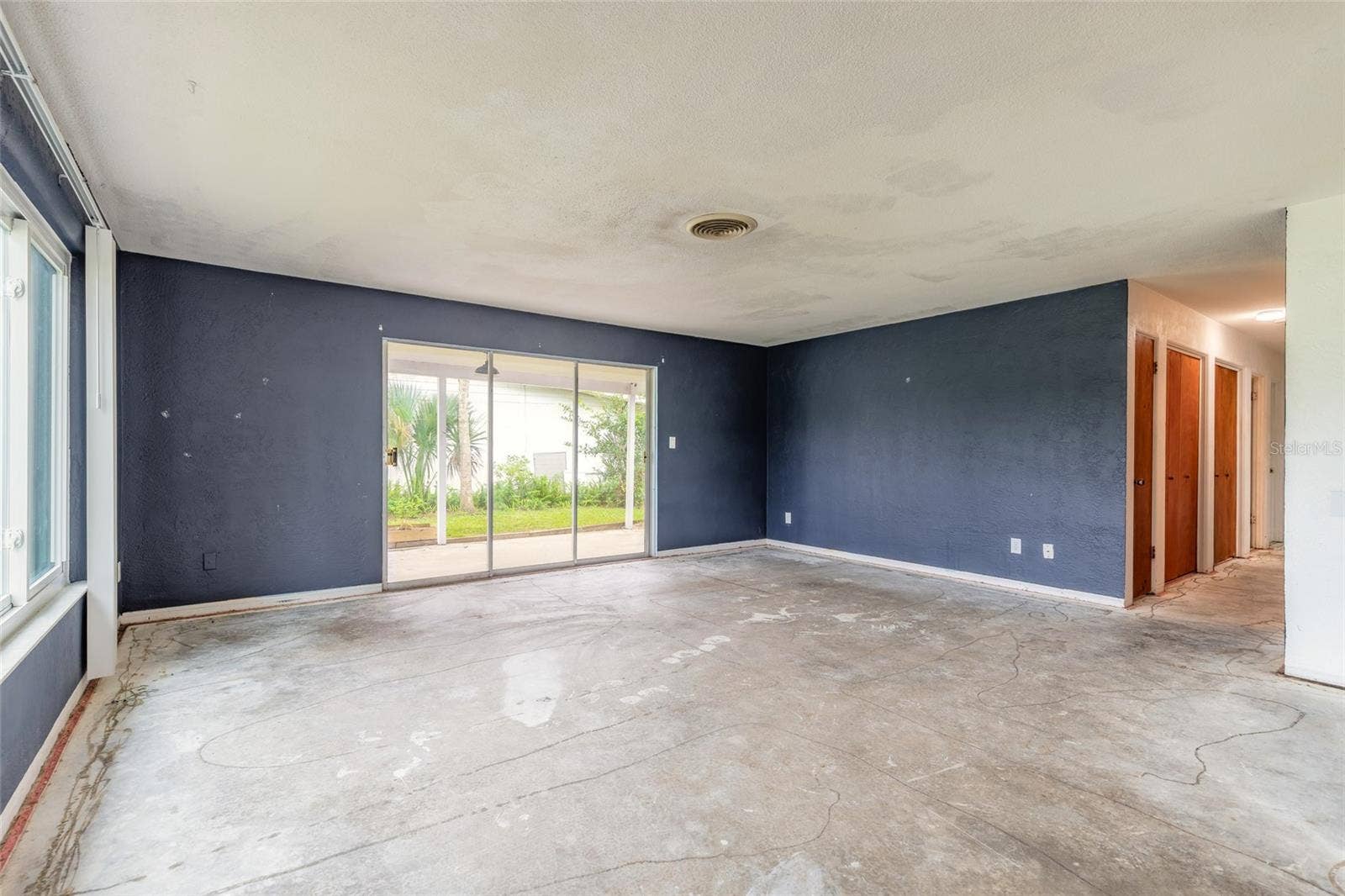 14 LEE DRIVE, Edgewater, FL 32141