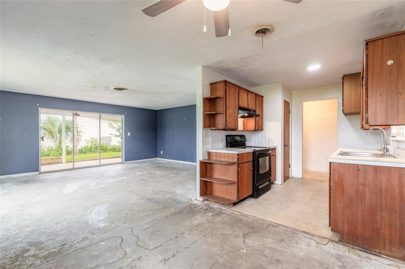 14 LEE DRIVE, Edgewater, FL 32141