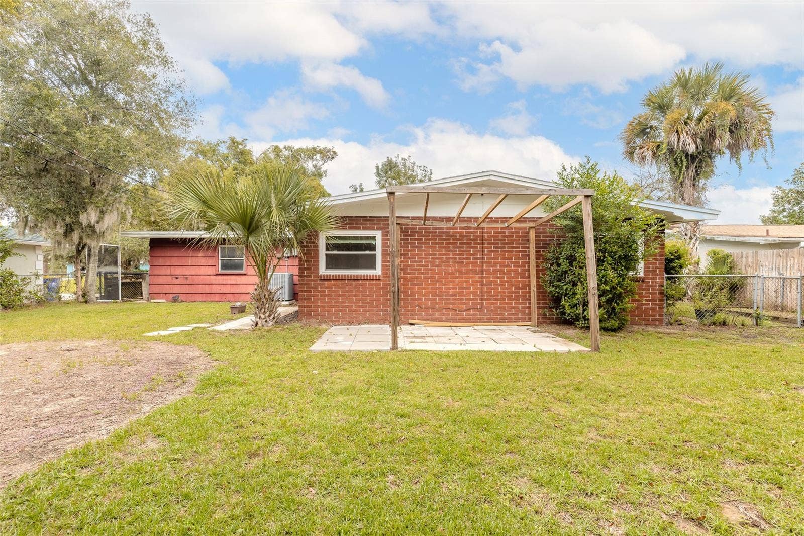 14 LEE DRIVE, Edgewater, FL 32141