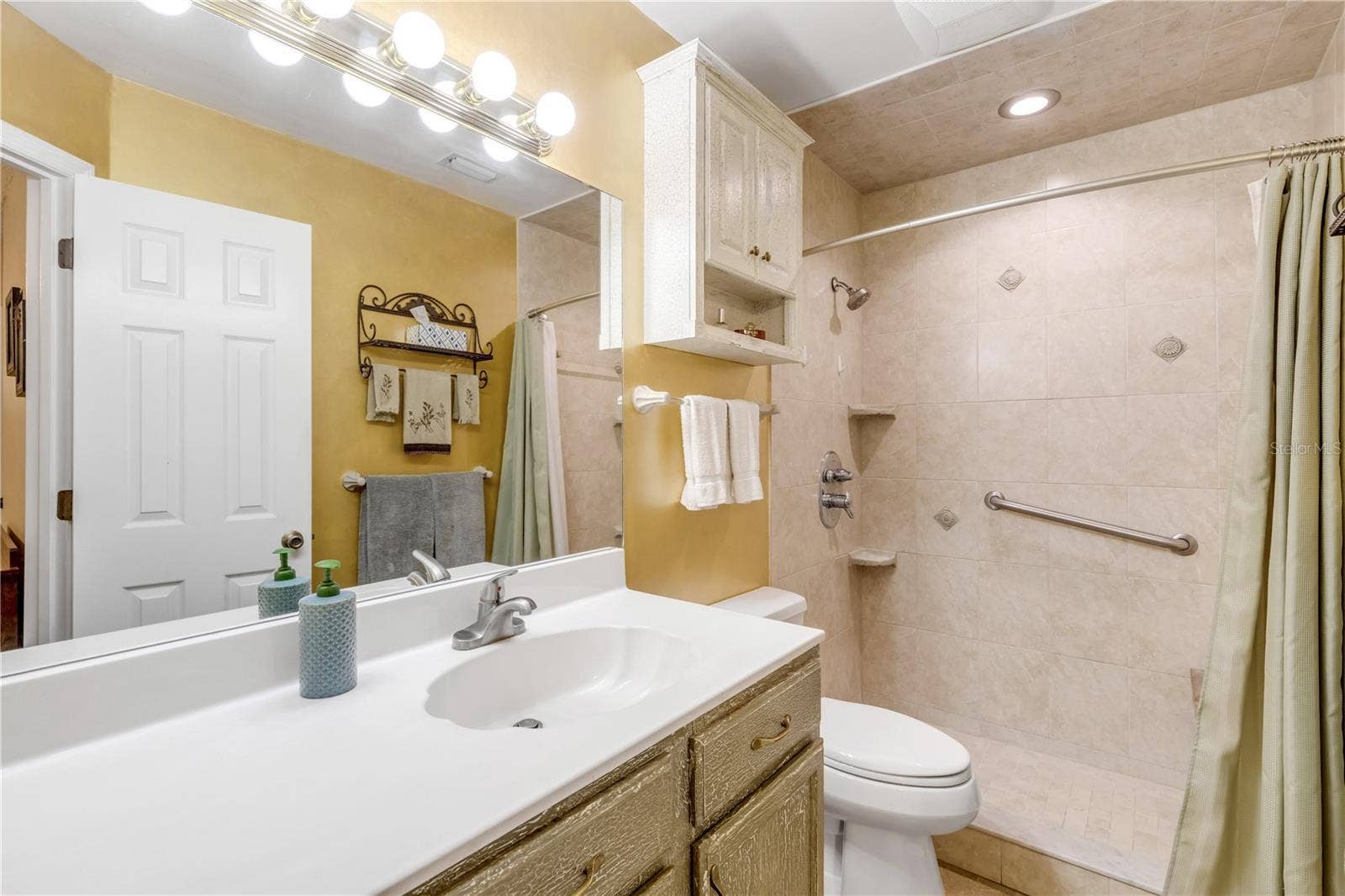867 WINDOVER COURT, #550, New Smyrna Beach, FL 32169 867 WINDOVER COURT, #550, New Smyrna Beach, FL 32169