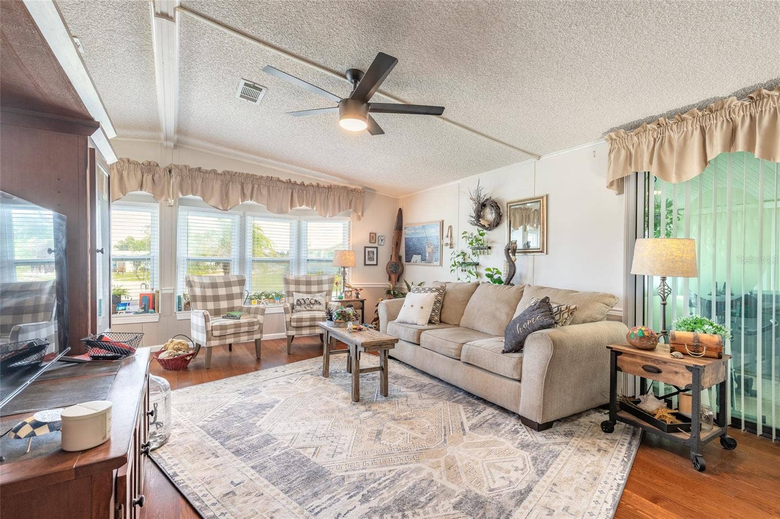 733 INDIAN HILL DRIVE, Port Orange, FL 32129 733 INDIAN HILL DRIVE, Port Orange, FL 32129