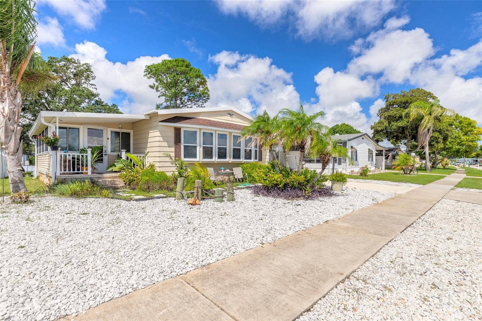 733 INDIAN HILL DRIVE, Port Orange, FL 32129 733 INDIAN HILL DRIVE, Port Orange, FL 32129
