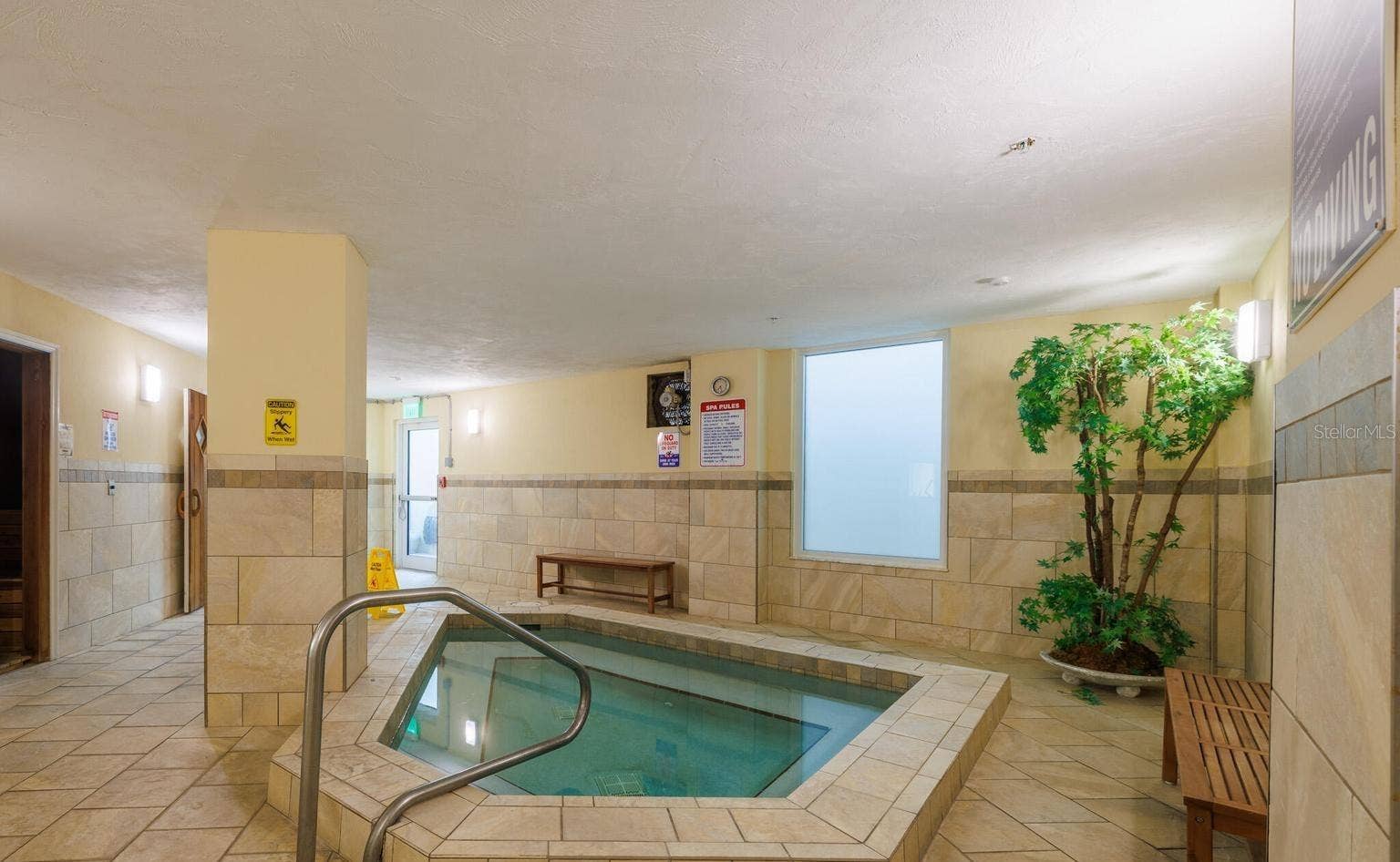 2545 S ATLANTIC AVENUE, #403, Daytona Beach Shores, FL 32118 Hot tub