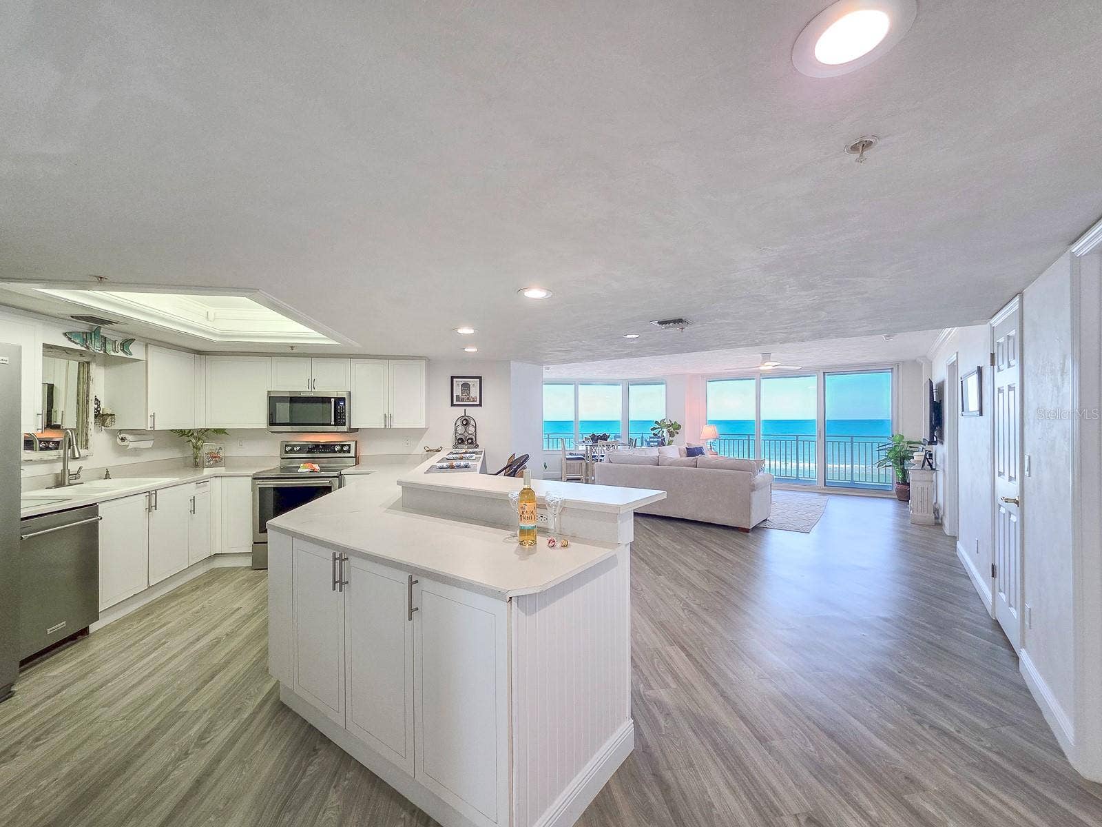 2545 S ATLANTIC AVENUE, #403, Daytona Beach Shores, FL 32118 Kitchen