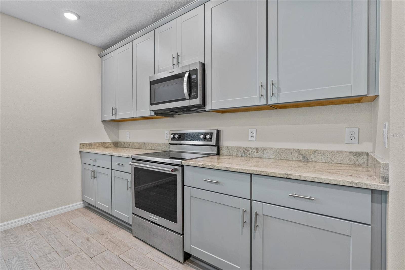 335 SARAH NICOLE WAY, New Smyrna Beach, FL 32168 Stone Counters