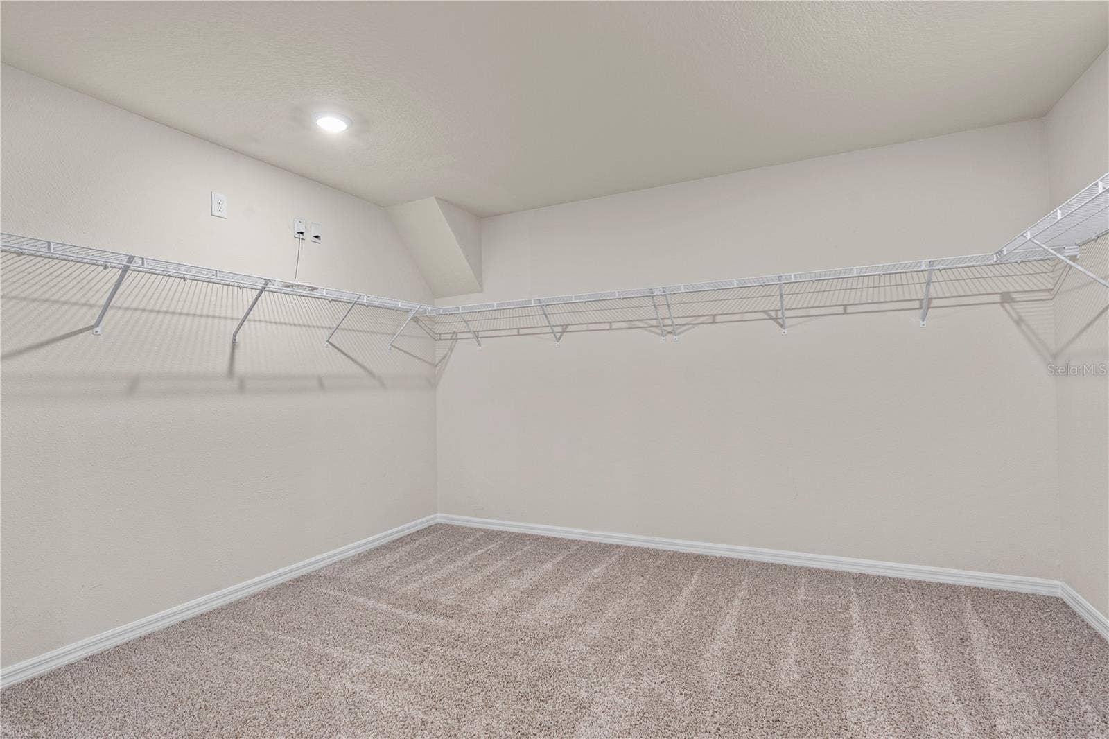 335 SARAH NICOLE WAY, New Smyrna Beach, FL 32168 Massive Walk-In Closet