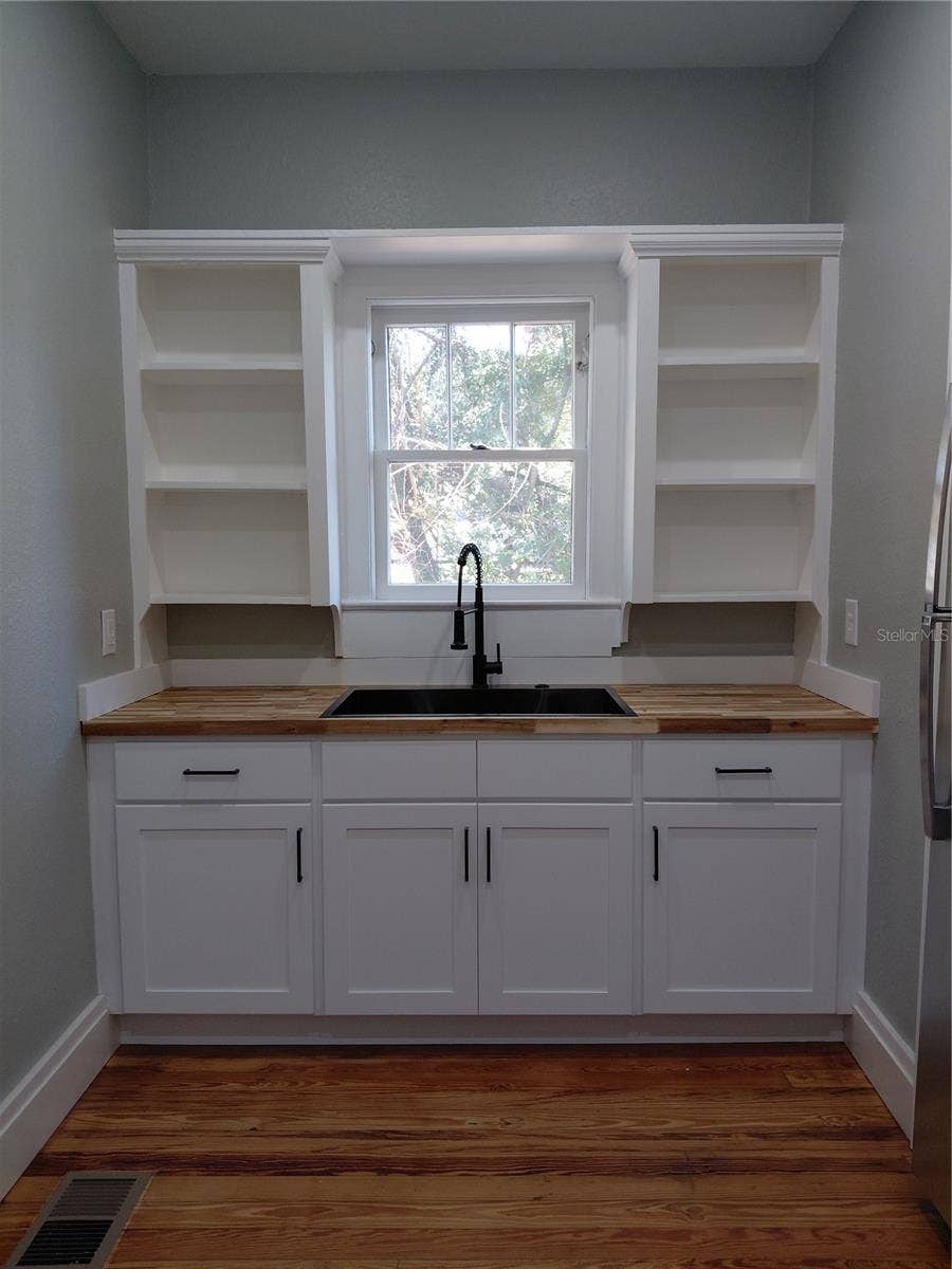532 E RICH AVENUE, Deland, FL 32724 Kitchen