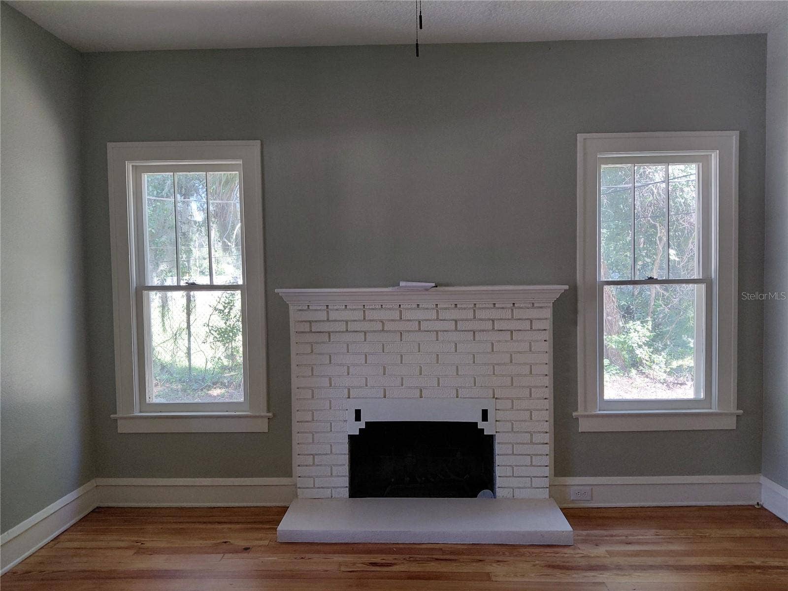 532 E RICH AVENUE, Deland, FL 32724 Fireplace
